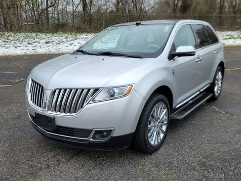 Used 2013 Lincoln MKX Base image 5