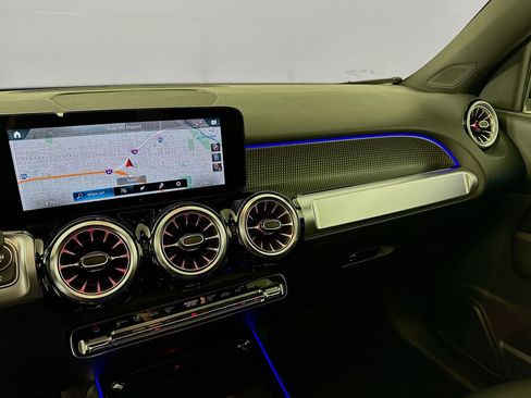 Used 2022 Mercedes-Benz GLB 250 GLB 250 image 23