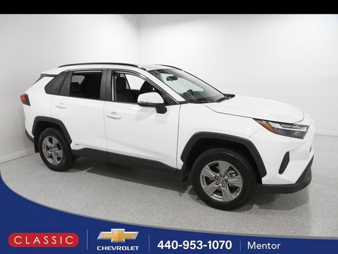Used 2022 Toyota RAV4 XLE image 1