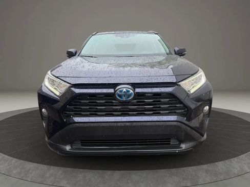 Used 2021 Toyota RAV4 XLE w/ XLE Grade Weather Package AWD/4WD image 2