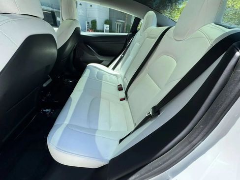 Used 2022 Tesla Model 3 Long Range AWD/4WD image 7