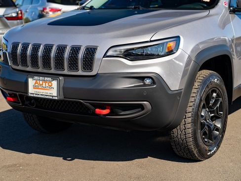 Used 2019 Jeep Cherokee Trailhawk image 7