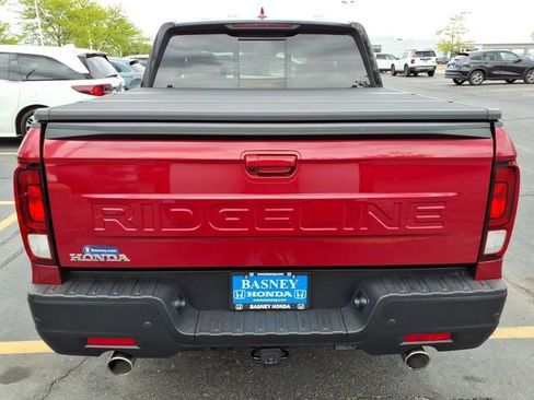 Certified 2024 Honda Ridgeline Black Edition image 9