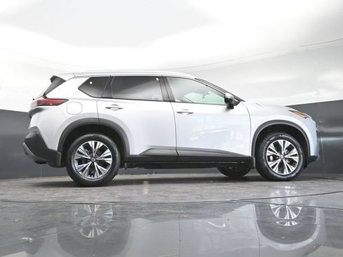 Used 2021 Nissan Rogue SV w/ Premium Package FWD image 28