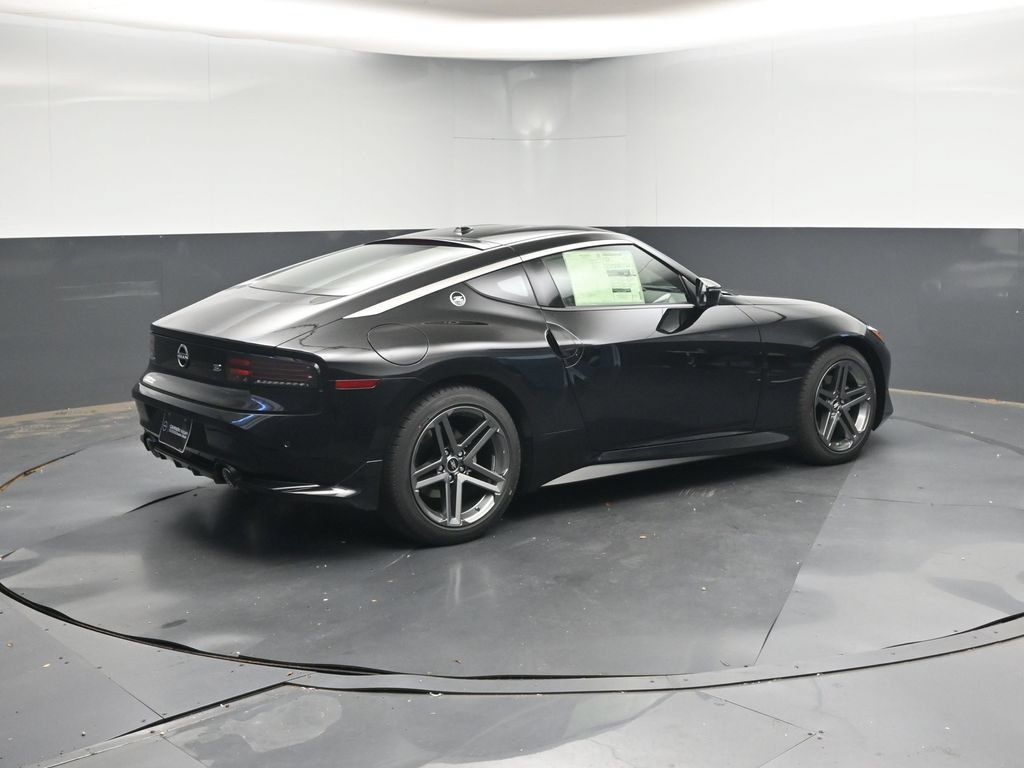 Used 2027 Nissan Z Sport RWD image 5