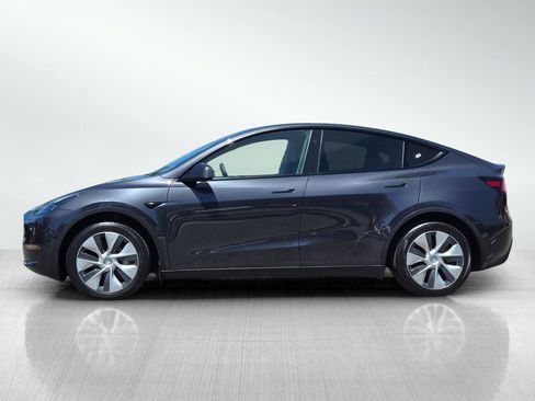 Used 2024 Tesla Model Y Long Range AWD/4WD image 8