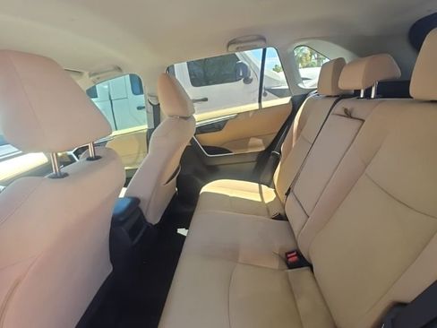 Used 2019 Toyota RAV4 LE w/ Carpet Mat Package FWD image 5