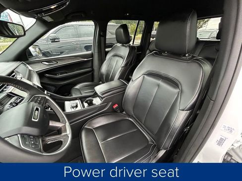 Used 2024 Jeep Grand Cherokee Limited image 29