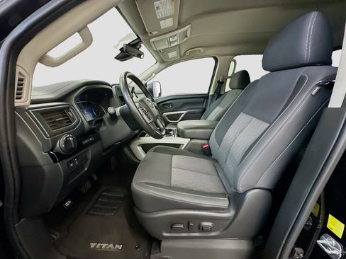 Used 2024 Nissan Titan SV w/ SV Convenience Package image 13