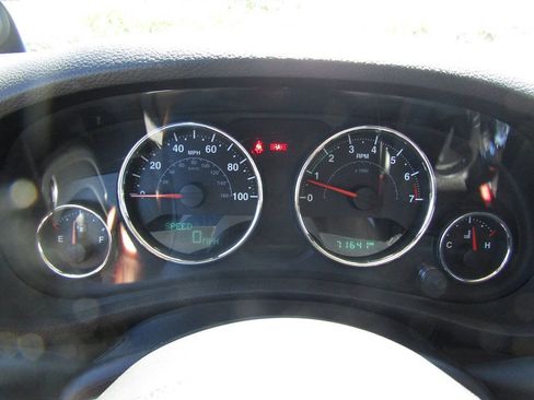Used 2014 Jeep Wrangler Sahara w/ Dual Top Group AWD/4WD image 10