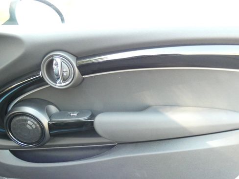 Used 2022 MINI Cooper SE image 33