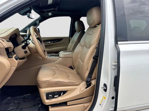 Used 2020 Cadillac Escalade ESV Platinum AWD/4WD image 22