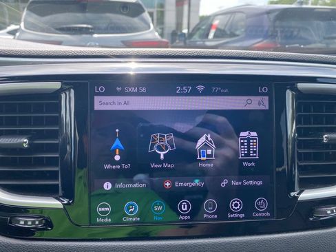 Used 2020 Chrysler Pacifica Touring-L Plus FWD image 25