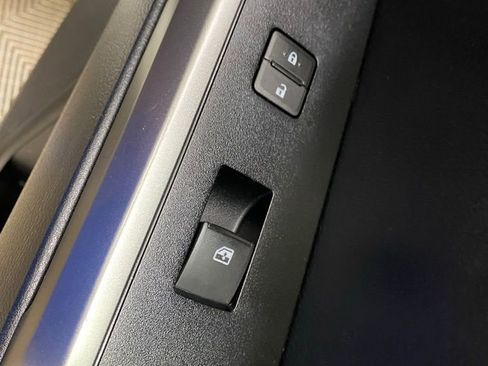 Used 2019 Toyota Tacoma SR5 image 19