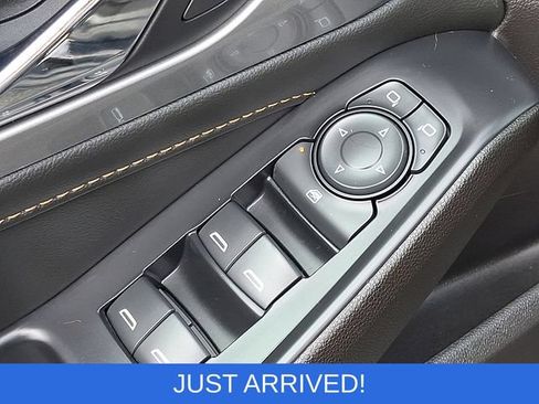 Used 2021 Chevrolet Traverse LS AWD/4WD image 21