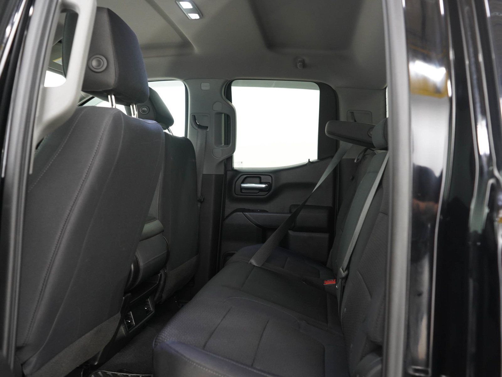 Used 2019 Chevrolet Silverado 1500 Custom w/ Custom Convenience Package AWD/4WD image 15