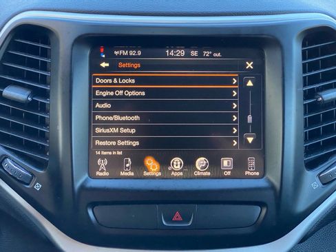 Used 2017 Jeep Cherokee Trailhawk image 24