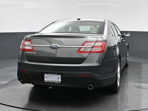 Used 2018 Ford Taurus SE image 6