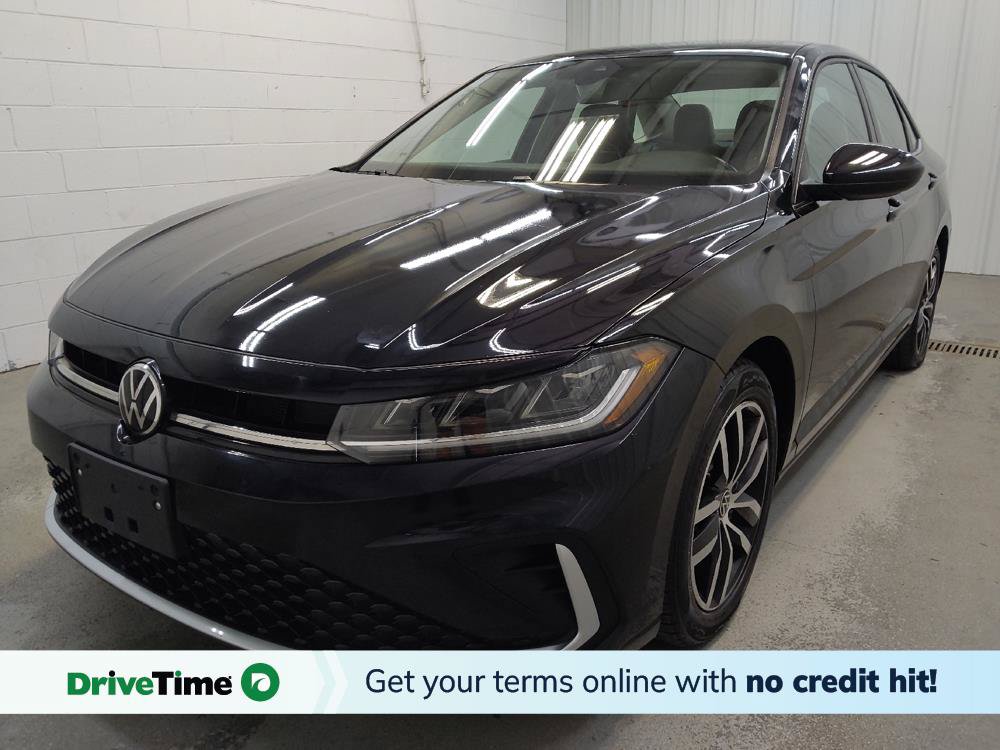 Used 2025 Volkswagen Jetta SE FWD image 1