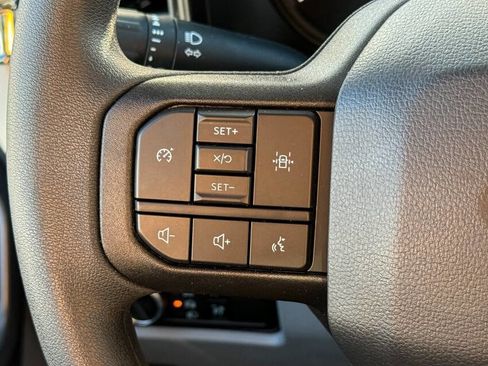 Used 2024 Ford F350 XLT image 32