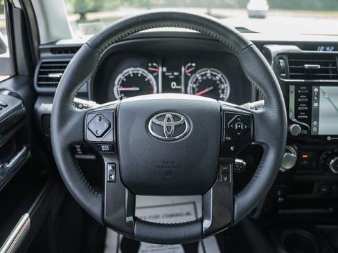 Used 2021 Toyota 4Runner TRD Off-Road Premium w/ Moonroof Package AWD/4WD image 39