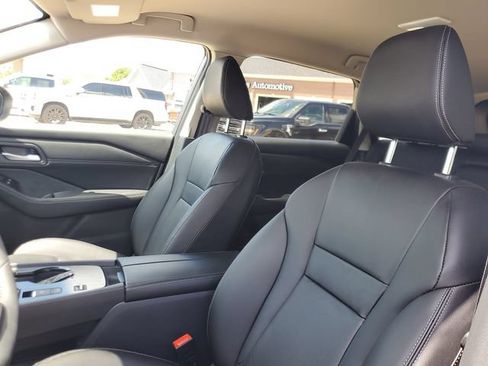 Used 2026 Nissan Rogue SL FWD image 14