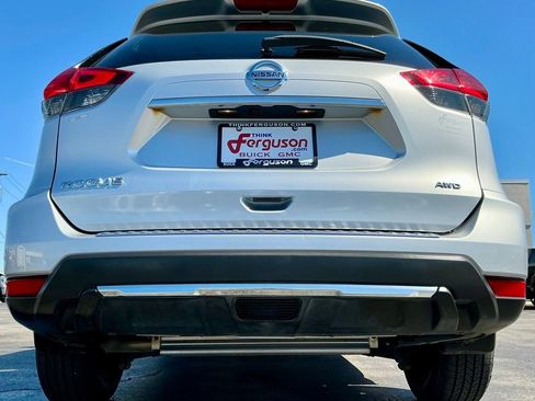 Used 2017 Nissan Rogue S w/ S Appearance Package AWD/4WD image 18