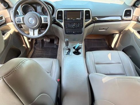Used 2013 Jeep Grand Cherokee Laredo AWD/4WD image 10