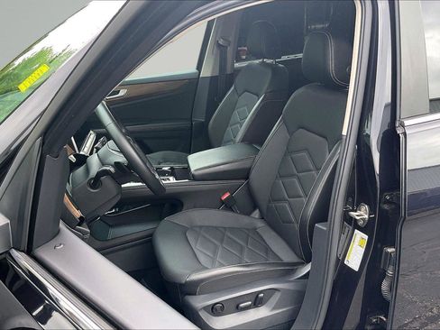 Used 2025 Volkswagen Atlas SE AWD/4WD image 24
