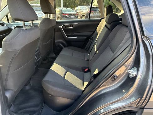 Used 2025 Toyota RAV4 XLE AWD/4WD image 15