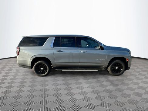 Used 2023 Chevrolet Suburban LT image 4