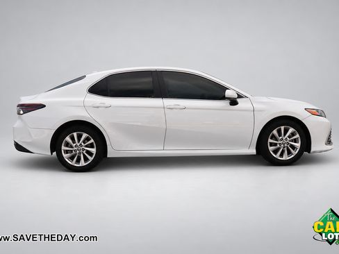Used 2021 Toyota Camry LE w/ Carpet Mat Package (TMS) FWD image 9