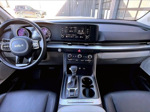 Certified 2024 Kia Carnival LX image 14