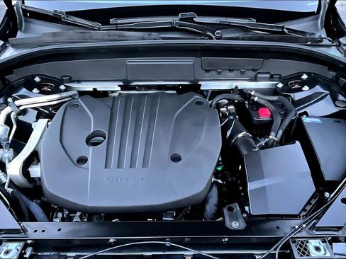 Certified 2024 Volvo XC60 B5 Plus w/ Protection Package Premier image 28