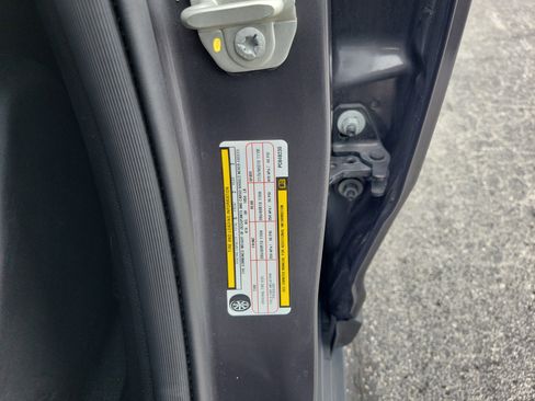 Used 2023 Jeep Grand Cherokee Limited image 33