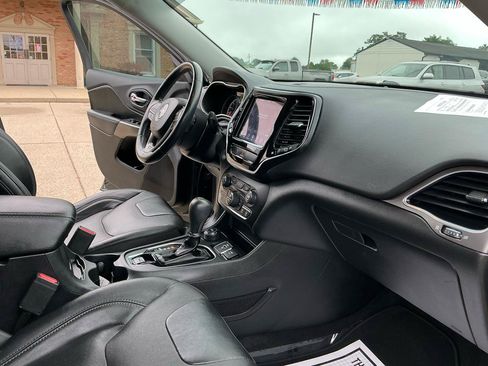 Used 2019 Jeep Cherokee Limited AWD/4WD image 22