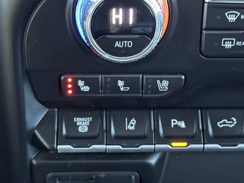 Used 2023 GMC Sierra 2500 Denali w/ Denali Black Diamond Edition image 22