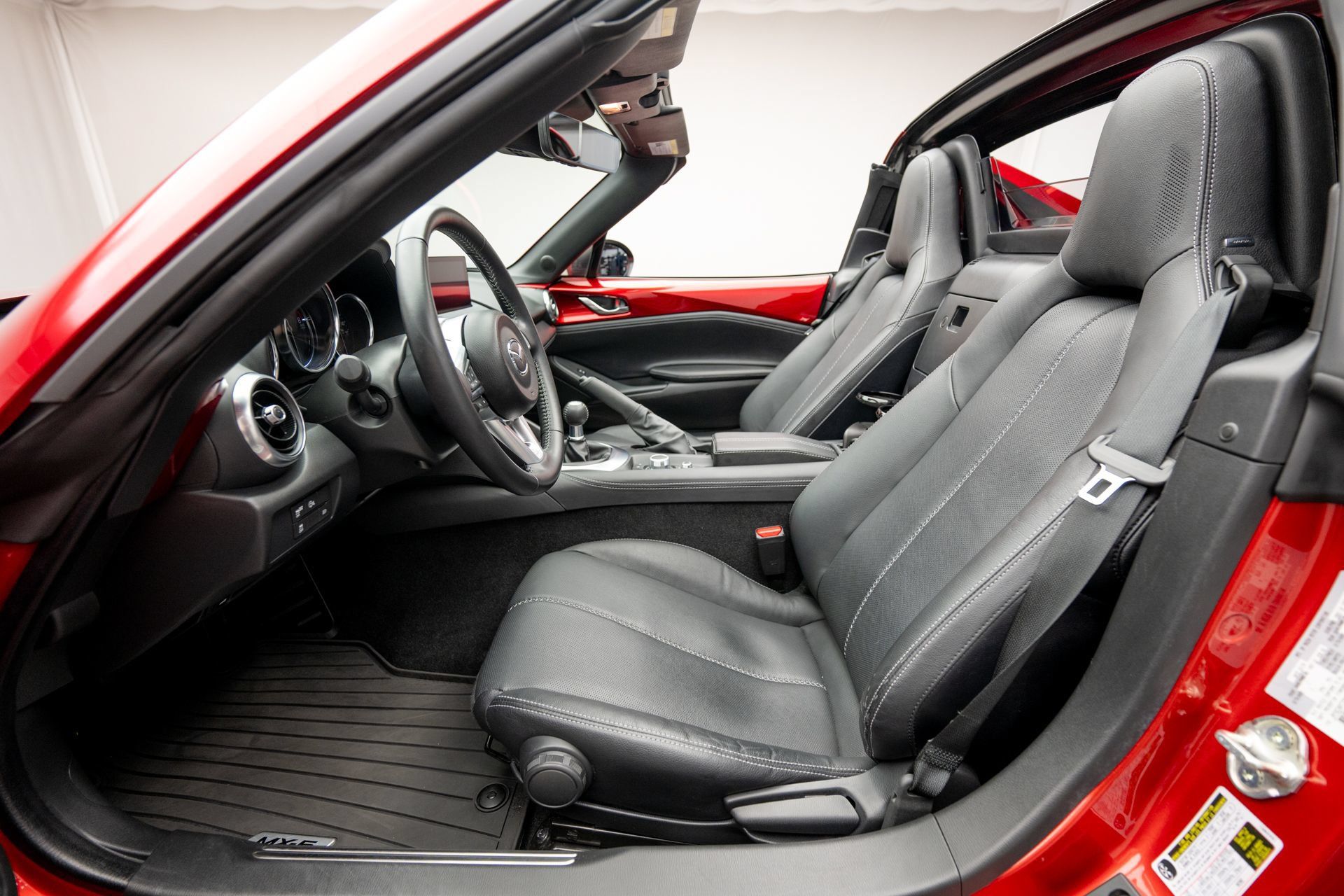 Used 2024 MAZDA MX-5 Miata RF Grand Touring RWD image 10