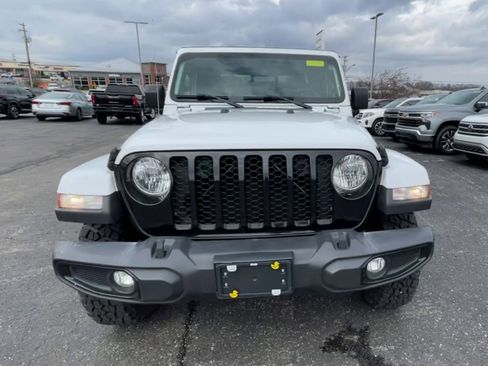 Used 2022 Jeep Gladiator Willys image 6