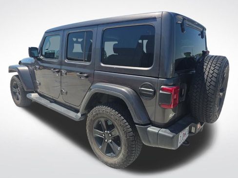 Used 2022 Jeep Wrangler Unlimited Sahara AWD/4WD image 37