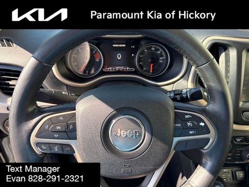 Used 2016 Jeep Cherokee Limited AWD/4WD image 32