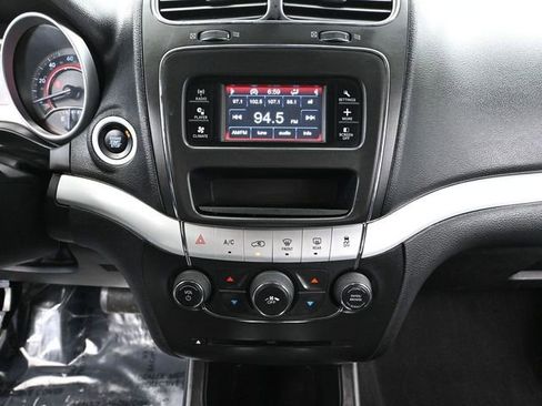 Used 2019 Dodge Journey SE FWD image 27