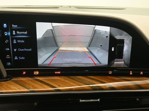 Used 2022 Cadillac Escalade ESV Premium Luxury Platinum w/ Heavy-Duty Trailer Package AWD/4WD image 10