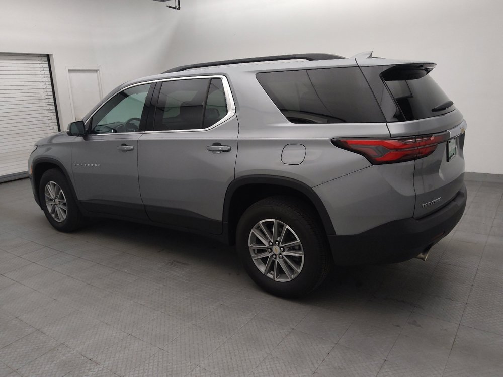 Used 2023 Chevrolet Traverse LT FWD image 3