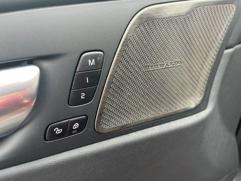 Used 2024 Volvo XC60 T8 Ultimate image 22