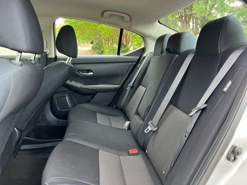Used 2021 Nissan Sentra SV FWD image 17