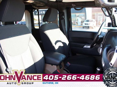 Used 2013 Jeep Wrangler Unlimited Rubicon w/ Connectivity Group image 18