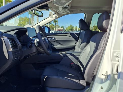 New 2026 Nissan Rogue Platinum AWD/4WD image 6