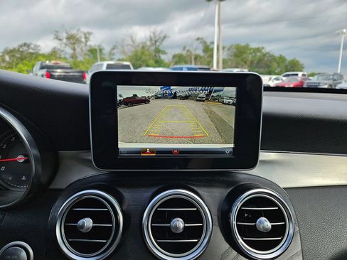 Used 2019 Mercedes-Benz GLC 300 4MATIC image 14