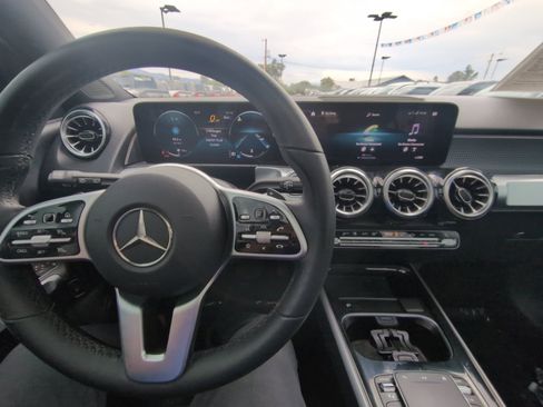 Used 2022 Mercedes-Benz GLB 250 4MATIC image 22
